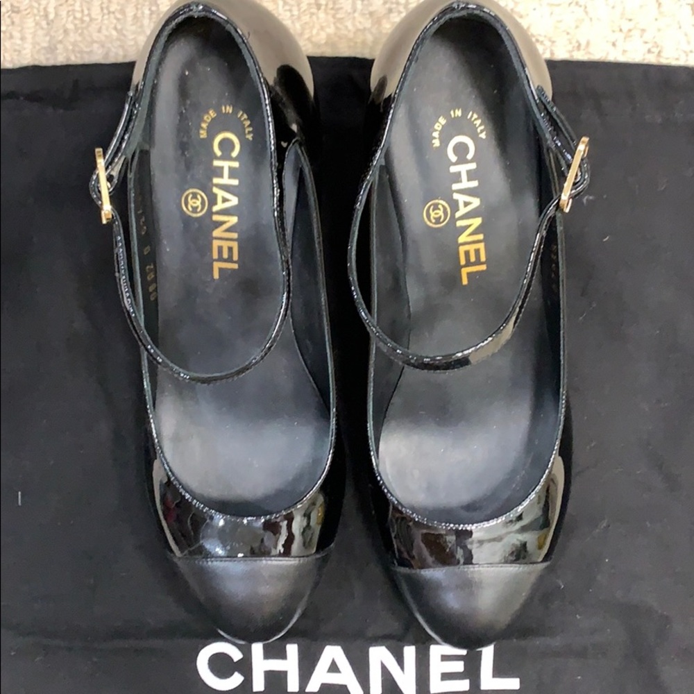 🌟Chanel black patent Mary Janes